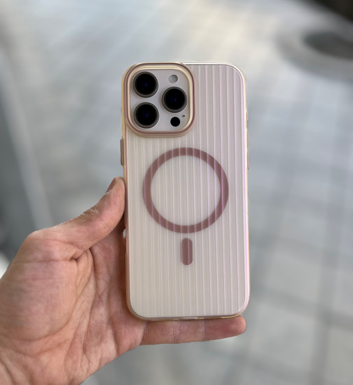 قاب مات مگسیف دار نیدد مدل Matte Magsafe در رنگهای خاص و طراحی شیک