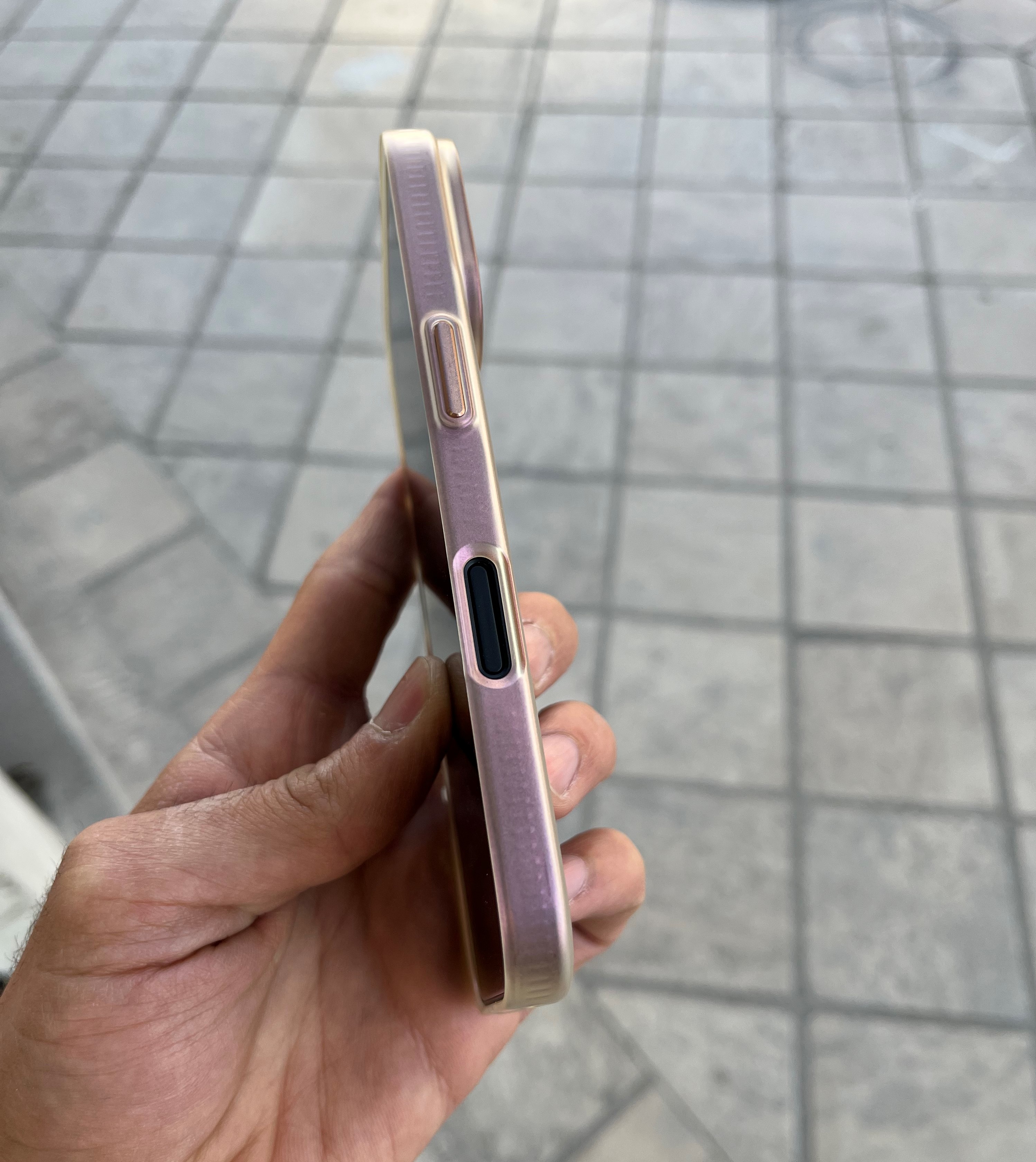 قاب گوشی برند نیدد / Needed مدل مات مگ سیف دار / Matte Magsafe
