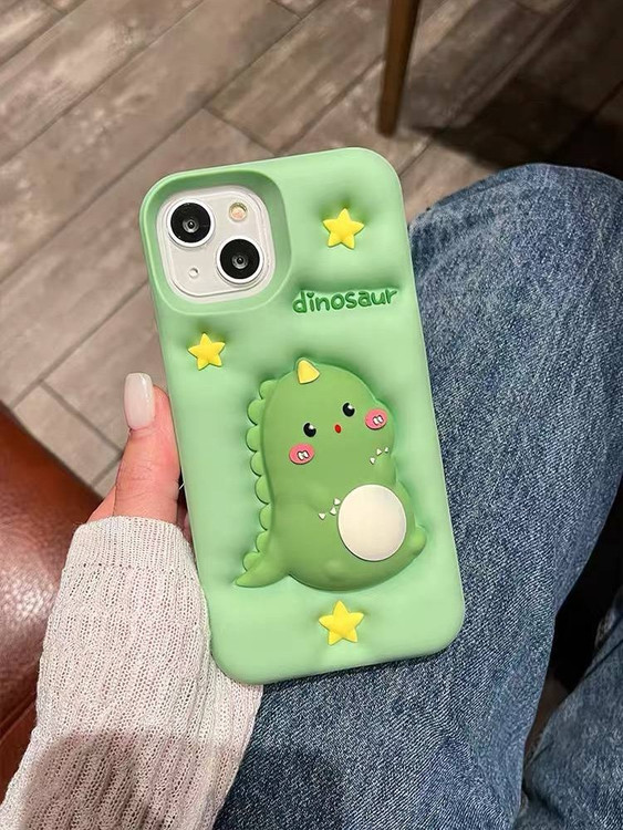 قاب فانتزی سیلیکونی طرح دایناسور مدل Dragon Fidget به رنگ سبز با طراحی برجسته و ستارههای زرد