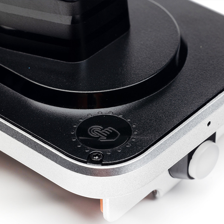 شارژر و پایه نگهدارنده بیسیم هیسکا مدل HK-2351W با طراحی شفاف، سنسور هوشمند و توان شارژ ۱۵ وات