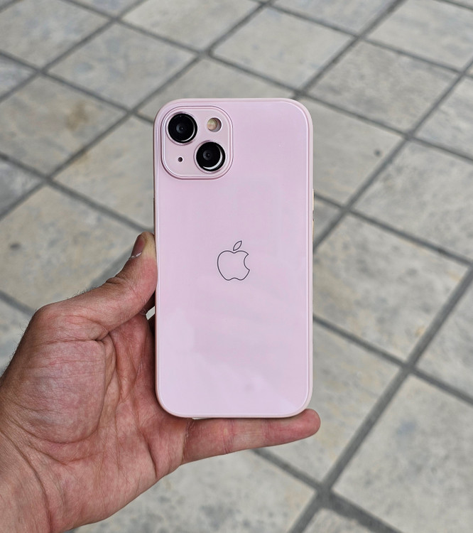 قاب شیشهای AG Glass با پشت شیشهای براق، فریم استیل ضد ساییدگی و محافظ لنز دوربین، طراحی لوکس و مقاوم برای گوشی.