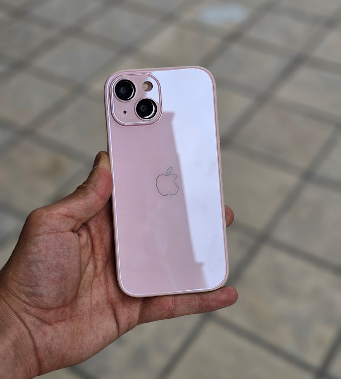 قاب شیشهای AG Glass با پشت شیشهای براق، فریم استیل ضد ساییدگی و محافظ لنز دوربین، طراحی لوکس و مقاوم برای گوشی.