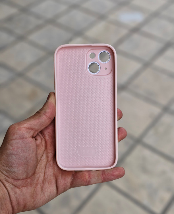 قاب شیشهای AG Glass با پشت شیشهای براق، فریم استیل ضد ساییدگی و محافظ لنز دوربین، طراحی لوکس و مقاوم برای گوشی.