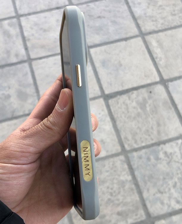 قاب طرحدار قلابدوزی نیمی Nimmy مدل Busy Being A Billionaire با گلدوزی سگ سهبعدی و طراحی خاص