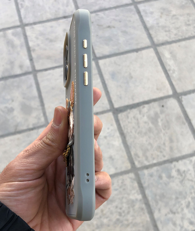 قاب طرحدار قلابدوزی نیمی Nimmy مدل Busy Being A Billionaire با گلدوزی سگ سهبعدی و طراحی خاص