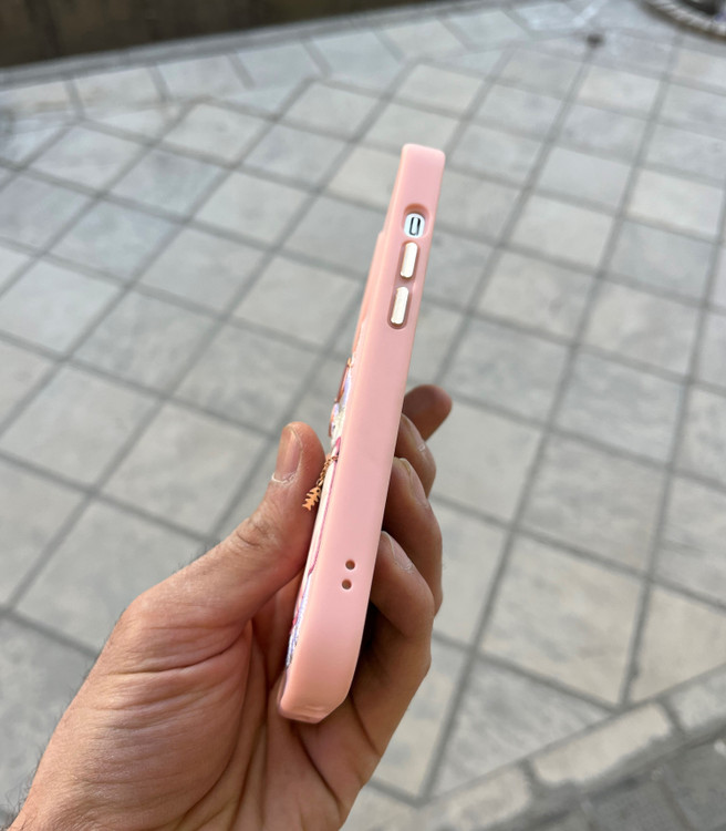 قاب طرحدار قلابدوزی نیمی Nimmy مدل What Is Your Name Again با گلدوزی گربه سهبعدی و دکمههای فلزی