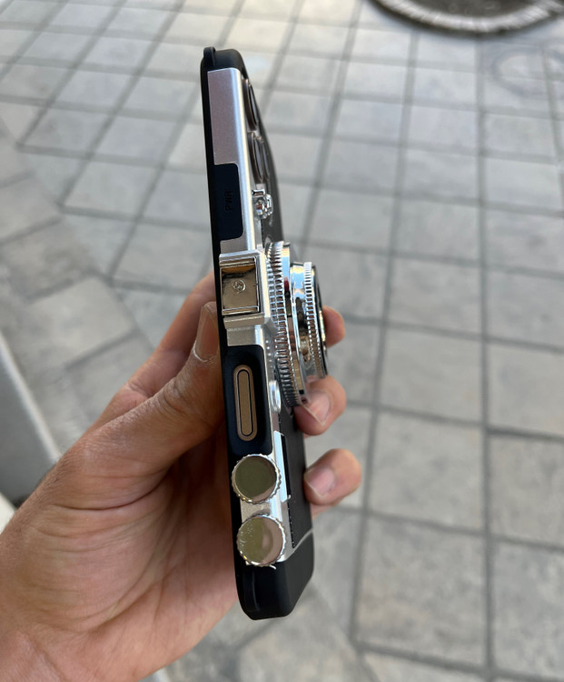 قاب فانتزی طرح دوربین مدل Camera با طراحی خاص و بند گردنی بلند مناسب محافظت از گوشی