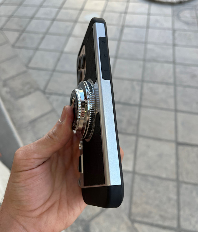 قاب فانتزی طرح دوربین مدل Camera با طراحی خاص و بند گردنی بلند مناسب محافظت از گوشی