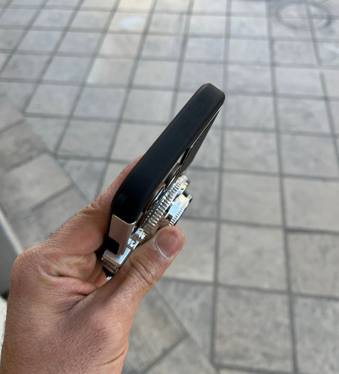 قاب فانتزی طرح دوربین مدل Camera با طراحی خاص و بند گردنی بلند مناسب محافظت از گوشی