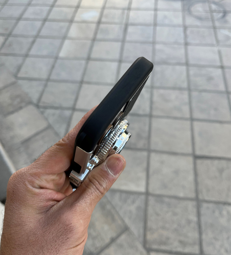 قاب فانتزی طرح دوربین مدل Camera با طراحی خاص و بند گردنی بلند مناسب محافظت از گوشی
