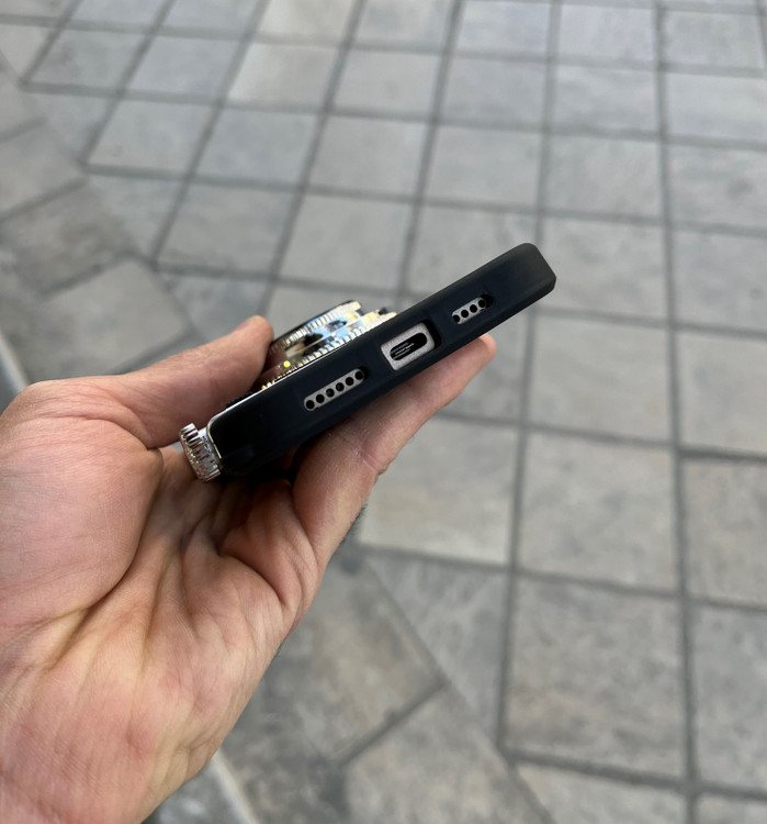 قاب فانتزی طرح دوربین مدل Camera با طراحی خاص و بند گردنی بلند مناسب محافظت از گوشی