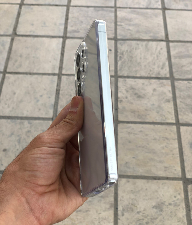 قاب شفاف بیرنگ Clear Case پلاستیک فشرده با محافظ لنز و ضد ضربه