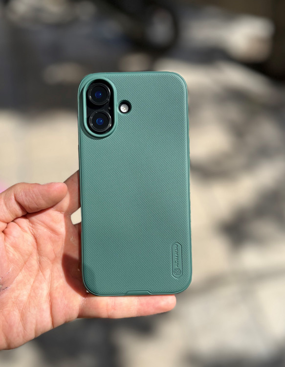 قاب گوشی نیلکین Nillkin Super Frosted Pro مشکی مقاوم و ضد ضربه با طراحی مینیمال و خوشدست.