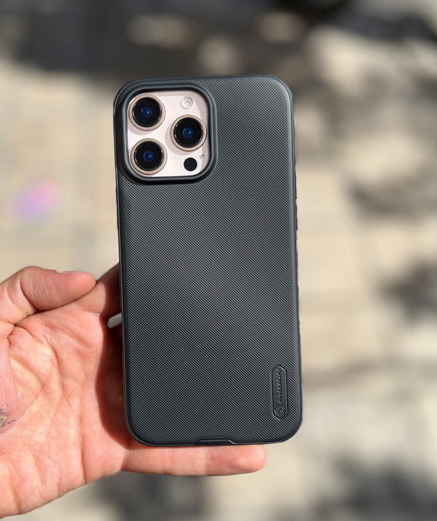 قاب گوشی نیلکین Nillkin Super Frosted Pro مشکی مقاوم و ضد ضربه با طراحی مینیمال و خوشدست.