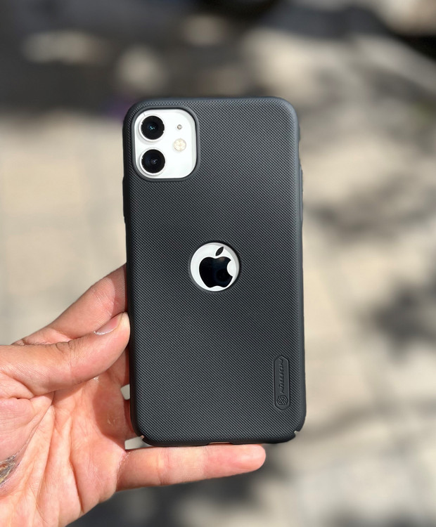 قاب گوشی نیلکین Nillkin Super Frosted Pro مشکی مقاوم و ضد ضربه با طراحی مینیمال و خوشدست.